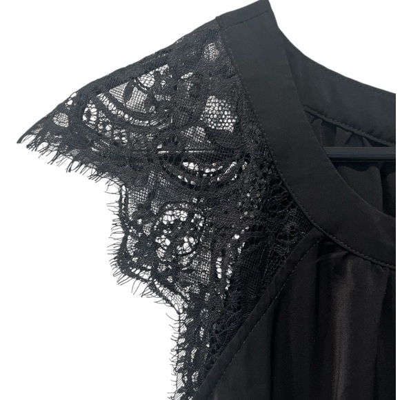Torrid Studio Crepe De Chine Lace Trim Blouse black size 2 - Picture 2 of 6